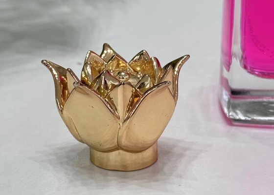 주문 지속가능한 포장 용품을 위한 진크 합금 꽃 모양 향수 병 뚜?? online manufacture