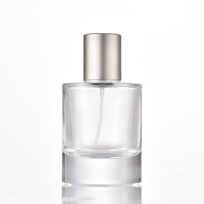 플라스틱 향수병 캡: 밀폐 기능을 제공하고 향수 포장의 전체적인 외관을 향상시키는 소재로 제작되었습니다.